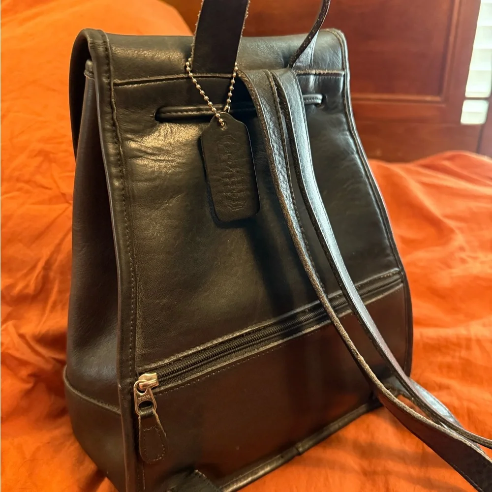 COACH vintage turnlock backpack purse in black with silver hardware. 90s! - Picture 5 of 15